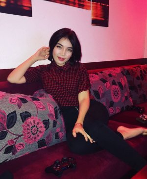 Алиса, 26